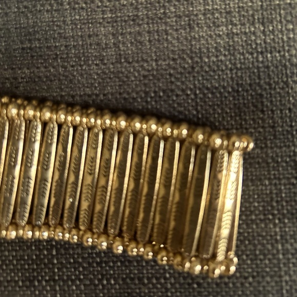NWOT Stretch Cuff Bracelet - Picture 2 of 4